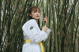 Ảnh: Nữ sinh Bưu chính Viễn thông xinh đẹp, giỏi võ đốn tim dân mạng