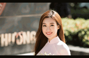 Hoa hậu Đỗ Mỹ Linh và mẹ đăng ký hiến tạng