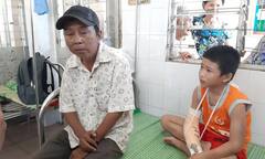 Cuộc sống khốn khó của cậu bé bán vé số bị cướp 1,2 triệu đồng, đánh đập dã man