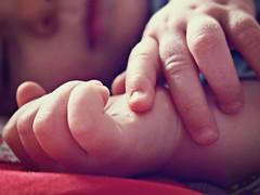 Y tá ngủ gật khiến bé 10 ngày tuổi thiệt mạng thương tâm