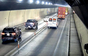 Truy tìm hàng loạt ô tô vượt ẩu trong hầm Hải Vân