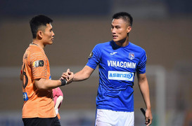 Mạc Hồng Quân ghi bàn tuyệt đẹp, Than Quảng Ninh vẫn vuột chiến thắng