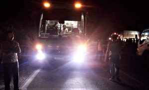 Va chạm với xe khách trong đêm, 2 bé gái ở Quảng Nam chết thương tâm