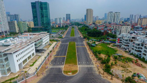 Video: Cận cảnh tuyến đường 8 làn sắp thông xe ở Hà Nội