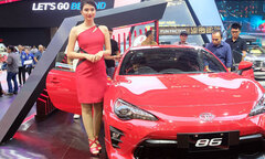 Ngắm dàn mỹ nhân tại triển lãm GIIAS 2019