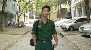Ảnh: Nam sinh Học viện Kỹ thuật Quân sự điển trai thu hút mọi ánh nhìn