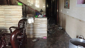 Cháy nhà nghi bị phóng hỏa, 5 người nhập viện cấp cứu