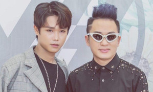 Tùng Dương tới chúc mừng nhóm nhạc Việt được đào tạo theo mô hình Hàn Quốc