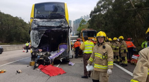 2 xe buýt đối đầu trực diện làm 77 người bị thương: Huy động 26 xe cứu thương, 15 xe cứu hỏa tới giải cứu