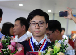 10x trường Ams 'học giỏi, chơi giỏi' đạt điểm tuyệt đối Olympic Hóa học quốc tế