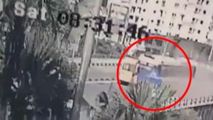 Clip: Khoảnh khắc xe khách 45 chỗ mất lái, gây tạn nạn kinh hoàng trên cầu Bãi Cháy