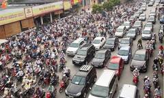 Không thể áp dụng thu phí ô tô vào nội thành một cách máy móc