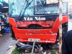 Xe 'điên' lao vào chợ ven đường ở Gia Lai, ít nhất 3 người thiệt mạng