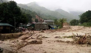 Trưởng công an xã bị đất đá vùi lấp khi đi kiểm tra mưa lũ bão số 3