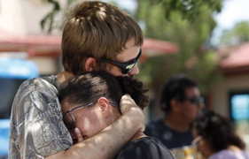 Xả súng kinh hoàng tại trung tâm mua sắm Mỹ, ít nhất 15 người chết