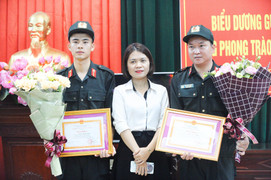 Khen thưởng chiến sĩ công an cứu cổ động viên nhí ngất xỉu trong trận Nam Định vs HAGL