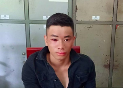 Bị vây bắt, con nghiện điên cuồng đâm kim tiêm vào chân chiến sỹ công an