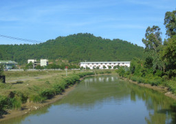 Nghệ An: 6 nhà máy lấy nước sông Đào có dấu hiệu ô nhiễm để sản xuất nước sạch bán cho người dân