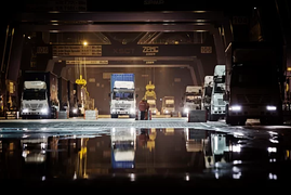 Kinh tế toàn cầu bên bờ suy thoái vì căng thẳng Mỹ - Trung