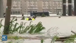 Trung Quốc: Hơn 1 triệu người sơ tán, đường phố ngập trong biển nước do siêu bão Lekima