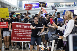 Hàng loạt nước khuyến cáo công dân du lịch tới Hong Kong