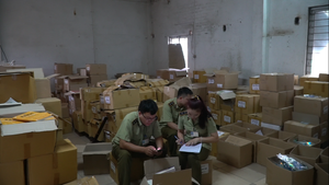 Video: Kiểm tra cơ sở in ấn, tạm giữ 10 vạn đầu sách ở Hà Nội