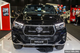 Toyota Hilux phiên bản đặc biệt, giá gần 800 triệu đồng