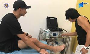 'Thần y' Hàn Quốc chữa trị chấn thương cho Đoàn Văn Hậu