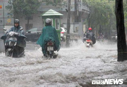Vì sao Hà Nội mưa tối trời lúc 2h chiều?