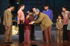 Chương trình đặc biệt 'Muôn vàn tình thương yêu' chạm tới trái tim hàng triệu khán giả