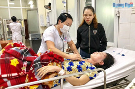 Cứu sống một phụ nữ ở Quảng Ngãi bị sét đánh bất tỉnh