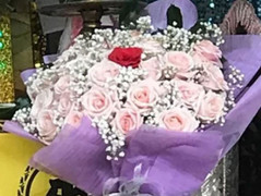 Chàng trai làm hôn lễ với người vợ vừa mất