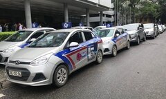 'Mặc đồng phục' cho taxi truyền thống: Thêm việc, thêm chi phí?