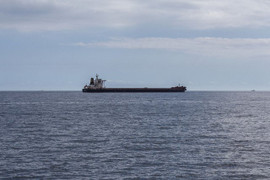 Tàu hàng chở 25 người mất tích giữa biển Indonesia