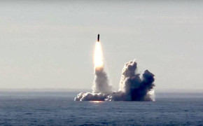 Video: Chiêm ngưỡng sức mạnh tên lửa đạn đạo Bulava phóng từ tàu ngầm hạt nhân của Nga