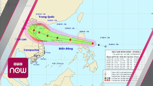 Video: Áp thấp mạnh thành bão Podul vào biển Đông