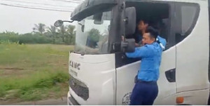 Phạt 72 triệu đồng tài xế và chủ xe tải trốn trạm cân, thanh tra giao thông phải đu trên cabin suốt 3 km