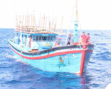 Bão số 4 quần thảo Biển Đông, hàng ngàn ngư dân còn ở ngoài khơi