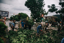 Bão số 4 đổ bộ Hà Tĩnh - Quảng Bình, suy yếu thành áp thấp nhiệt đới