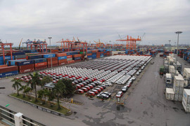 Tháng Ngâu, xe nhập khẩu về Việt Nam giảm mạnh