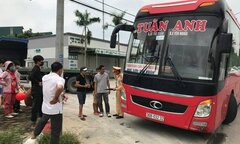 Xe khách 46 chỗ nhồi 87 người ở Hà Nội
