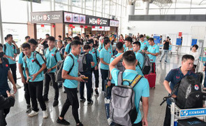 Tuyển Việt Nam lên đường sang Thái Lan