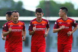 Tuyển Việt Nam tập kín trên đất Thái Lan