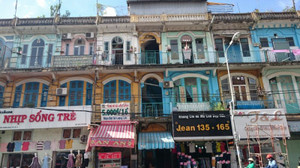 TP.HCM yêu cầu di dời khẩn cấp dân ra khỏi chung cư sắp sập ở quận 5