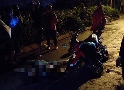 2 xe máy đối đầu trong đêm, 4 người thương vong