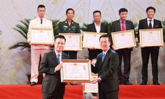 Nghệ sĩ tranh cãi ồn ào trước mỗi lần phong tặng danh hiệu NSND, NSƯT, ca sĩ Hoàng Tùng nói gì?