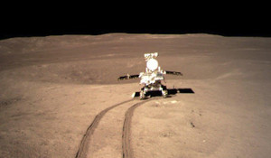 Phát hiện đột phá của tàu tự hành Trung Quốc trên Mặt Trăng