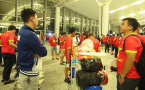 Cổ động viên sẵn sàng tiếp lửa cho thầy trò HLV Park Hang Seo