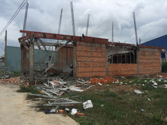 Sập trần nhà lúc đổ bê tông, một thợ hồ thiệt mạng