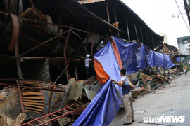 Video: Công ty Rạng Đông căng bạt, ngăn thủy ngân tiếp tục phát tán